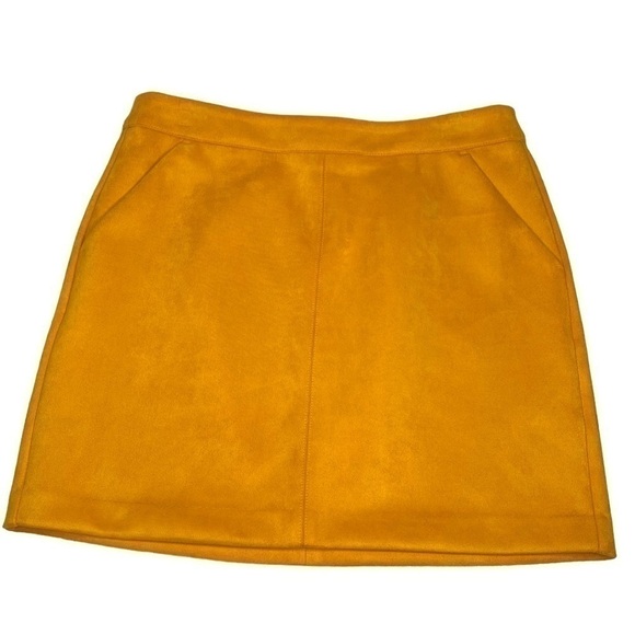 VERO MODA DINA FAUX SUEDE NW SHORT SKIRT BURNT YELLOW SIZE MEDIUM - Picture 1 of 4